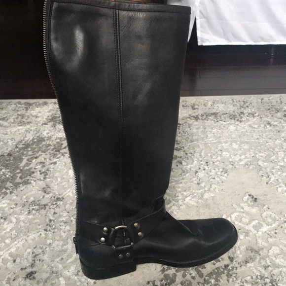 Boots - Picture 2 of 6